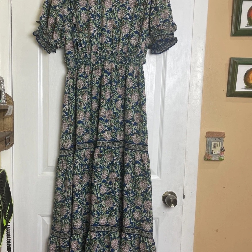 Max Studio Women’s Maxi Dress Sz 1X Ruffled V-neck Shirred waist Fits XL - Picture 8 of 14